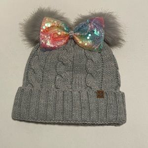 Women’s warm fuzzy beanie- New… never worn